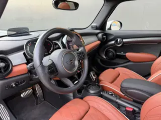 Foto 18 van Mini 5-Deurs 2.0 Cooper S - JCW Pakket Pano Leer Camera H/K