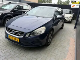 Volvo V60 1.6 T3 R-Design|Engine smoke|Lees tekst|