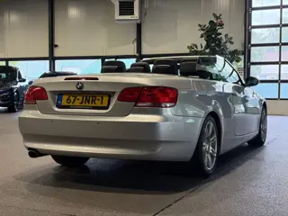 Foto 18 van BMW 3 Serie Cabrio 320i Spring Cabrio | Automaat | Navigatie | Elektrische Stoelen Cabrio | Automaat