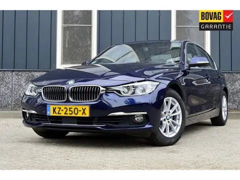 BMW 3-serie 320i Centennial Executive Rijklaarprijs-Garantie Leder sport interieur Led Navigatie Air
