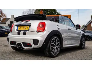 Foto 12 van Mini Cabrio 2.0 John Cooper Works Chili | Cabriolet | Luxe Leder / Alcantara | Harman/Kardon | Camer