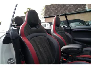 Foto 14 van Mini Cabrio 2.0 John Cooper Works Chili | Cabriolet | Luxe Leder / Alcantara | Harman/Kardon | Camer