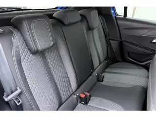 Foto 12 van Peugeot 208 1.2 Hybrid 110 e-DCS6 Allure | Automaat | 360 graden camera | Apple Carplay/Android Auto