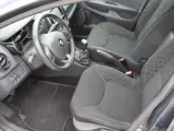 Foto 24 van Renault Clio 0.9 TCe Limited *1e EIG *Keyless *Navi *Cruise