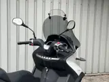 Foto 22 van Piaggio Scooter 300 LT MP3 Yourban|Autorijbewijs|ABS|