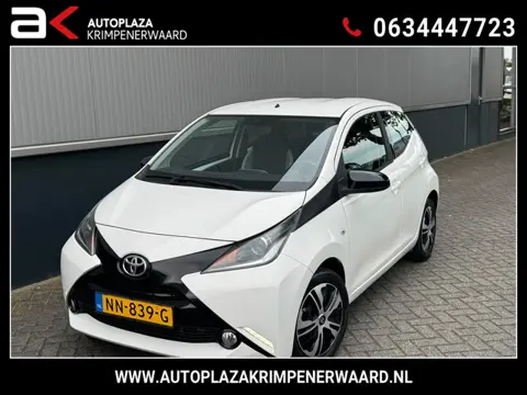 Toyota Aygo 1.0 VVT-i x-play camera nieuwe apk 70000+-km nap