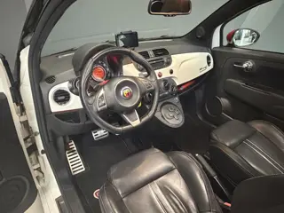 Foto 13 van Fiat 500 1.4 140pk Abarth cabrio Leder, Xenon, interscope Hifi