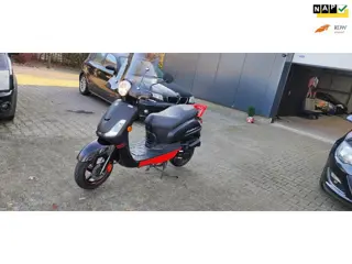 SYM Snorscooter Fiddle II bj 2021 lage km stand