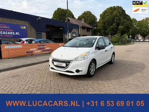 Peugeot 208 1.2 VTi Access AIRCO TREKHAAK NIEUWE APK!