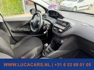 Foto 14 van Peugeot 208 1.2 VTi Access AIRCO TREKHAAK NIEUWE APK!