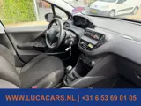 Foto 24 van Peugeot 208 1.2 VTi Access AIRCO TREKHAAK NIEUWE APK!