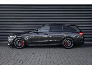 Foto 14 van Mercedes-Benz C-Klasse Estate AMG 63 S E Performance Night Edition AMG Performance stoelen
