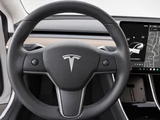 Foto 12 van Tesla Model 3 Standard RWD Plus 60 kWh Autopilot Airco Leder Panoramadak PDC VA Camera 19" Sport Whe