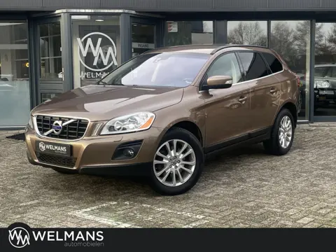 Volvo XC60 3.0 T6 AWD Momentum Youngtimer | Leder | Stoelverwarming | 18 inch