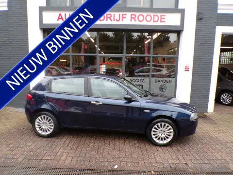 Alfa Romeo 147 1.6 T.Spark Business LEER,NW APK! (bj 2008)