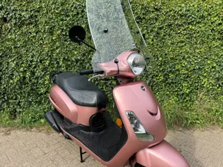 Foto 17 van SYM Fiddle 2 45 km E5 Scooter Rose Gold BETAAL met in3