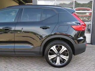 Foto 14 van VOLVO XC40 RECHARGE CORE 70 KWH / soh 92% / Trekhaak / Camera / BOVAG garantie