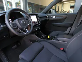 Foto 15 van VOLVO XC40 RECHARGE CORE 70 KWH / soh 92% / Trekhaak / Camera / BOVAG garantie