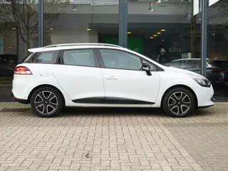 Foto 19 van Renault Clio Estate TCe 90 Expression  / NAVI / DAKRAILS / AIRCO / CRUISE / BLUETOOTH / LEDER STUUR