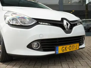 Foto 11 van Renault Clio Estate TCe 90 Expression  / NAVI / DAKRAILS / AIRCO / CRUISE / BLUETOOTH / LEDER STUUR