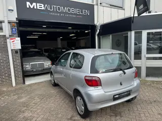 Foto 14 van Toyota Yaris 1.0-16V VVT-i Sol/Semi-Automaat!77DKM!Nap/APK!