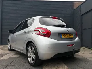 Foto 13 van Peugeot 208 1.4 VTi Griffe | Climate | Leder