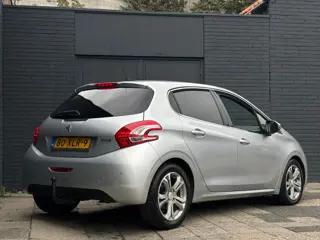 Foto 16 van Peugeot 208 1.4 VTi Griffe | Climate | Leder