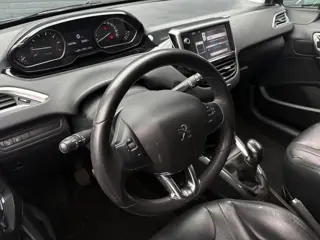 Foto 17 van Peugeot 208 1.4 VTi Griffe | Climate | Leder