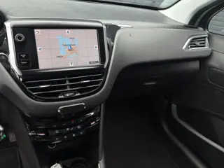 Foto 20 van Peugeot 208 1.4 VTi Griffe | Climate | Leder