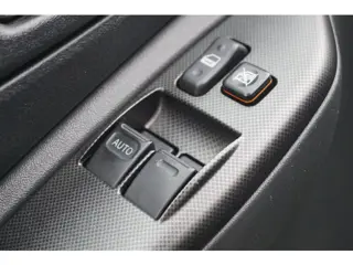 Foto 16 van Toyota Yaris 1.5 VVT-i T-Sport