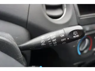 Foto 12 van Toyota Yaris 1.5 VVT-i T-Sport