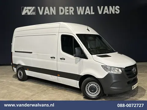 Mercedes-Benz Sprinter 211 CDI 115pk L2H2 Euro6 Airco | Camera | Trekhaak Bijrijdersbank