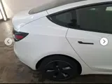Foto 25 van Tesla Model 3 Standard RWD Plus 60 kWh 92% SOH AUTOPILOT