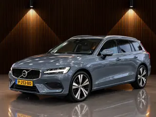 Volvo V60 2.0 B3 Momentum Thunder Grey Met. Leder, Camera