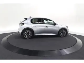 Foto 14 van Peugeot 208 1.2 Hybrid 145 e-DCS6 GT | Alcantara Pakket | Camera | Apple Carplay | Stoelverwarming