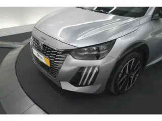Foto 12 van Peugeot 208 1.2 Hybrid 145 e-DCS6 GT | Alcantara Pakket | Camera | Apple Carplay | Stoelverwarming