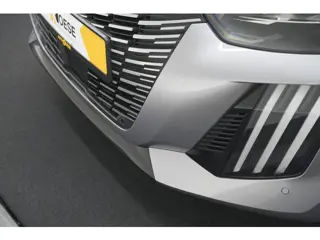 Foto 11 van Peugeot 208 1.2 Hybrid 145 e-DCS6 GT | Alcantara Pakket | Camera | Apple Carplay | Stoelverwarming