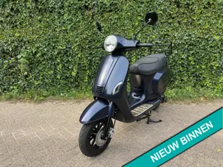 AGM VX50 Injectie E5 Scooter MAT BLAUW BETAAL met in3