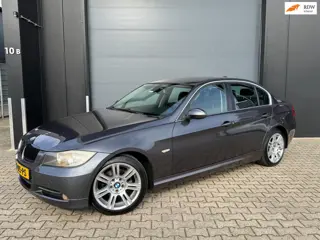BMW 3-serie 320i Automaat, Carplay, Leder