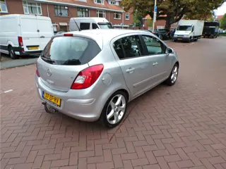 Foto 15 van Opel Corsa 1.4-16V Business Sport (bj 2008)