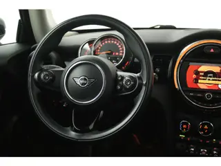Foto 14 van MINI 3-deurs 1.5 Cooper Pepper (PANORAMADAK, STOELVERWARMING, CARPLAY)