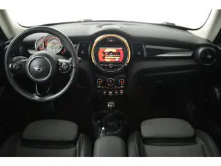 Foto 15 van MINI 3-deurs 1.5 Cooper Pepper (PANORAMADAK, STOELVERWARMING, CARPLAY)