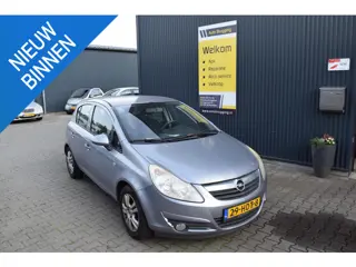 Foto 11 van Opel Corsa 1.4-16V Enjoy