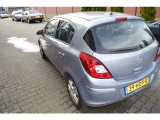 Foto 15 van Opel Corsa 1.4-16V Enjoy
