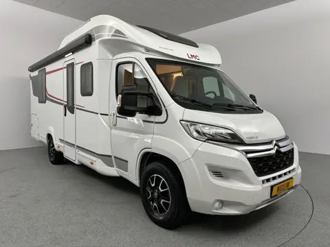 LMC T 720 Tourer Lift Queensbed HEFBED Cassetteluifel