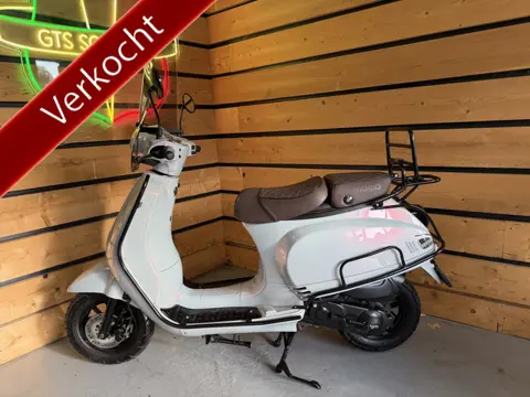AGM Bromscooter VX50 Injectie (bj 2021, automaat)