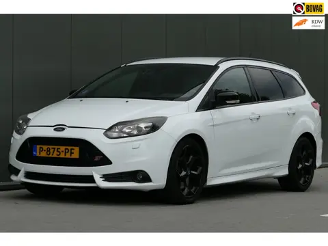 Ford Focus Wagon 2.0 EcoBoost ST-3 Carplay Recaro Lane Navi Xenon Sony