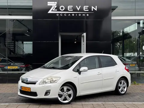 Toyota Auris 1.8 Full Hybrid Dynamic