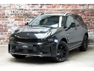 Lynk & Co 01 1.5 Automaat / Zwarte Hemelbekleding / Panoramadak / LED koplampen / Lichtmetalen velge