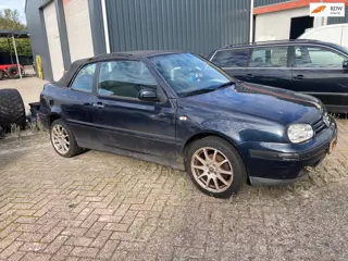 Foto 13 van Volkswagen Golf Cabriolet 1.8 Trendline Bj 1998 lees omschrijving